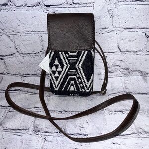 Thirty One NWT Call Me Crossbody Bag in Rio Weave